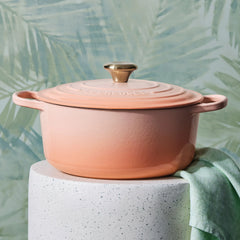 Signature Round Dutch Oven