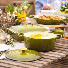 Signature Round Dutch Oven
