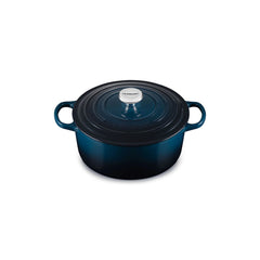 Signature Round Dutch Oven